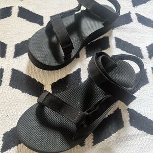 Teva Black Strappy Sandals classic hiking streetwear